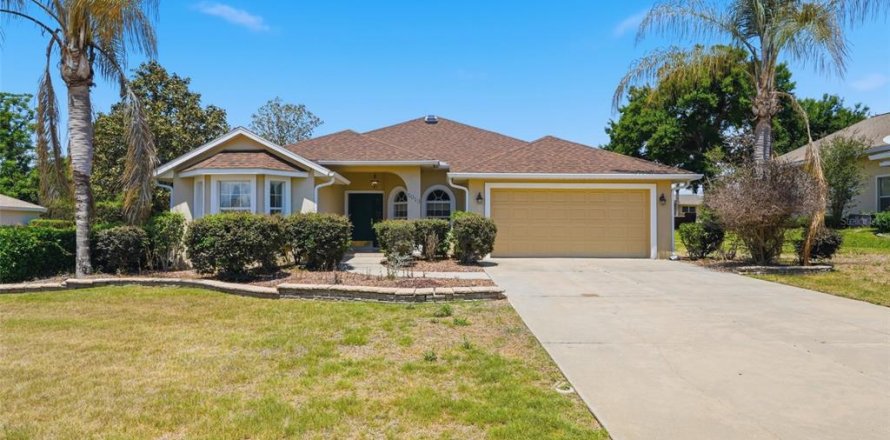 Casa en Lady Lake, Florida 3 dormitorios, 181.53 m2 № 2205691