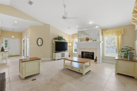 Casa en venta en Lady Lake, Florida, 3 dormitorios, 181.53 m2 № 2205691 - foto 11