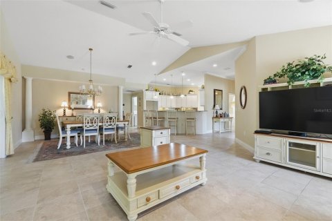 Casa en venta en Lady Lake, Florida, 3 dormitorios, 181.53 m2 № 2205691 - foto 13