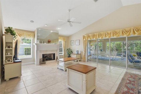 Casa en venta en Lady Lake, Florida, 3 dormitorios, 181.53 m2 № 2205691 - foto 12