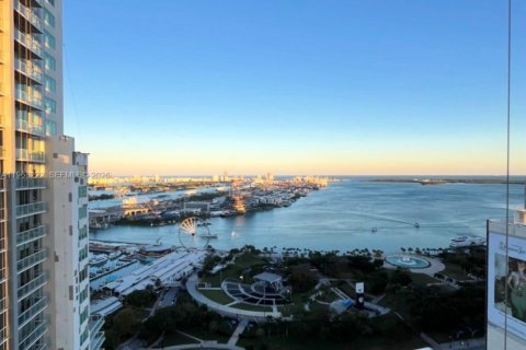 Condo in Miami, Florida, 2 bedrooms  № 2189933 - photo 2