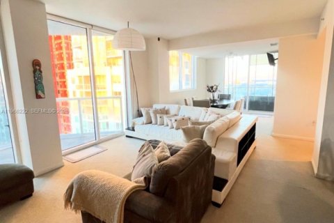 Condo in Miami, Florida, 2 bedrooms  № 2189933 - photo 10