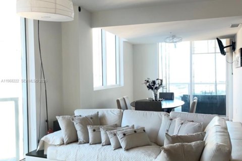 Condo in Miami, Florida, 2 bedrooms  № 2189933 - photo 5