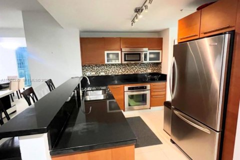 Condo in Miami, Florida, 2 bedrooms  № 2189933 - photo 23