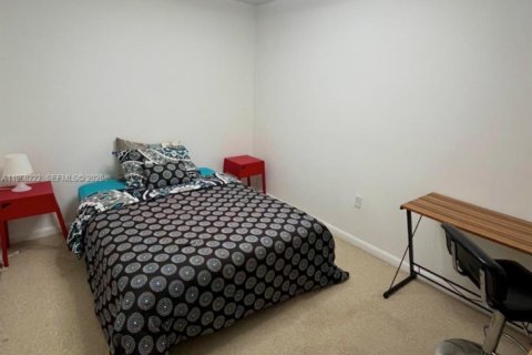 Condo in Miami, Florida, 2 bedrooms  № 2189933 - photo 14