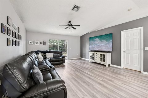 House in Orlando, Florida 3 bedrooms, 117.8 sq.m. № 1778333 - photo 8