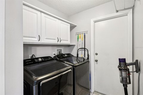 House in Orlando, Florida 3 bedrooms, 117.8 sq.m. № 1778333 - photo 21