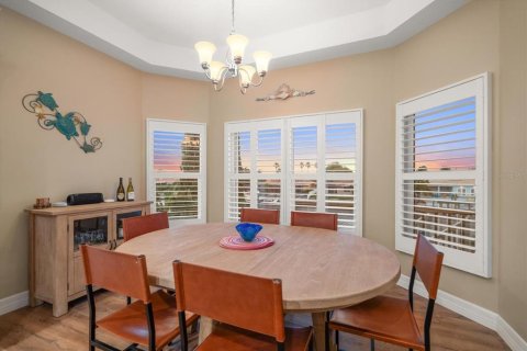 House in New Port Richey, Florida 4 bedrooms, 242.66 sq.m. № 1910289 - photo 25