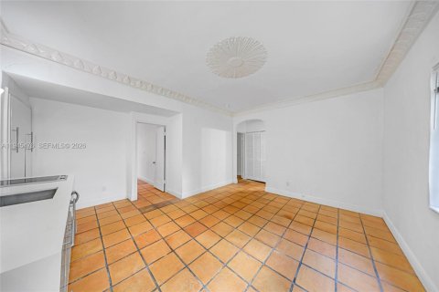 Condo in Miami Beach, Florida, 1 bedroom  № 2002942 - photo 6