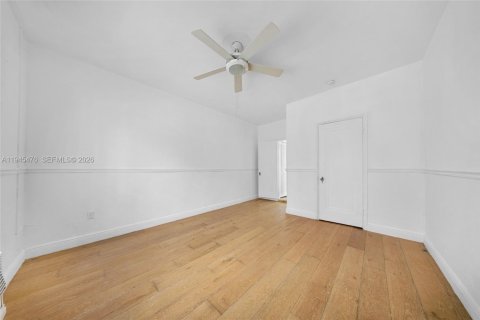Condo in Miami Beach, Florida, 1 bedroom  № 2002942 - photo 19