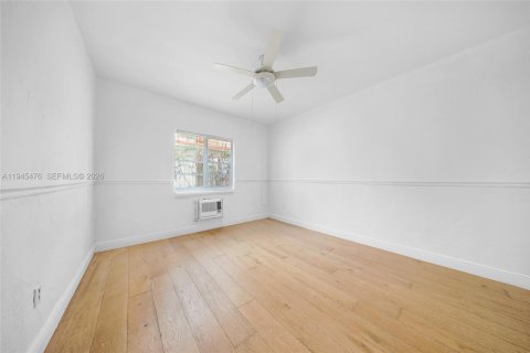 Condo in Miami Beach, Florida, 1 bedroom  № 2002942 - photo 20