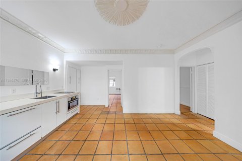 Condo in Miami Beach, Florida, 1 bedroom  № 2002942 - photo 7