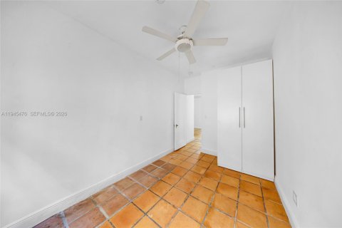 Condo in Miami Beach, Florida, 1 bedroom  № 2002942 - photo 14