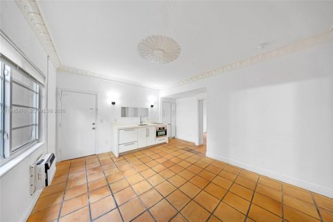 Condo in Miami Beach, Florida, 1 bedroom  № 2002942 - photo 8