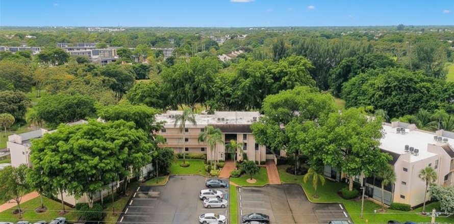 Condominio en Tamarac, Florida, 2 dormitorios  № 2189147