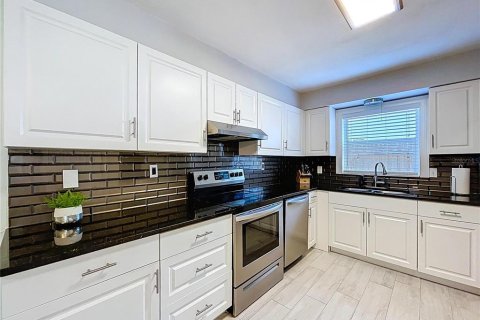 Купить виллу или дом в Пинеллас-Парк, Флорида 11 комнат, 125.98м2, № 1803025 - фото 4