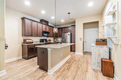 Townhouse in Palm Harbor, Florida 3 bedrooms, 170.94 sq.m. № 1733684 - photo 4