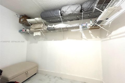 Снять в аренду кондоминиум в Майами-Бич, Флорида 2 спальни, 118.08м2, № 2145753 - фото 17