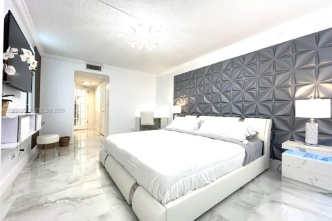 Снять в аренду кондоминиум в Майами-Бич, Флорида 2 спальни, 118.08м2, № 2145753 - фото 15