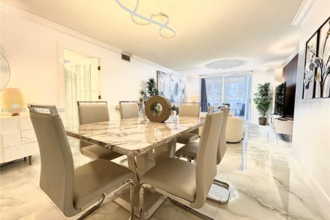 Снять в аренду кондоминиум в Майами-Бич, Флорида 2 спальни, 118.08м2, № 2145753 - фото 5