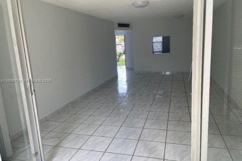 Copropriété à louer à Miami, Floride: 1 chambre, 83.43 m2 № 2170750 - photo 4