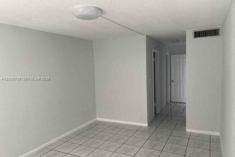 Copropriété à louer à Miami, Floride: 1 chambre, 83.43 m2 № 2170750 - photo 5