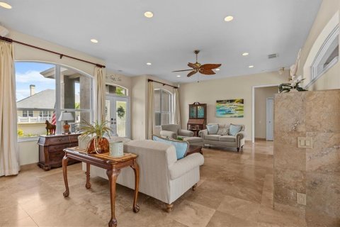 Casa en venta en Tarpon Springs, Florida, 3 dormitorios, 222.04 m2 № 1597699 - foto 4