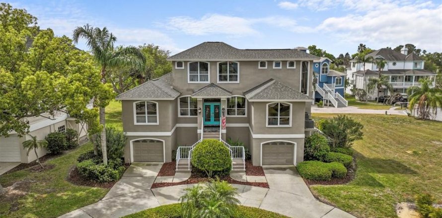 Casa en Tarpon Springs, Florida 3 dormitorios, 222.04 m2 № 1597699