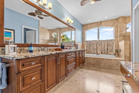 Casa en venta en Tarpon Springs, Florida, 3 dormitorios, 222.04 m2 № 1597699 - foto 28