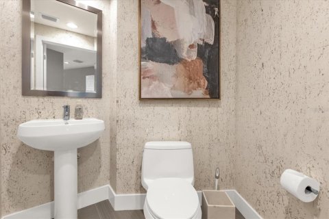 Condo in Orlando, Florida, 2 bedrooms  № 2234985 - photo 16