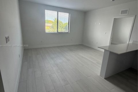 Appartement à louer à Hialeah, Floride: 2 chambres, 80.36 m2 № 1990309 - photo 4