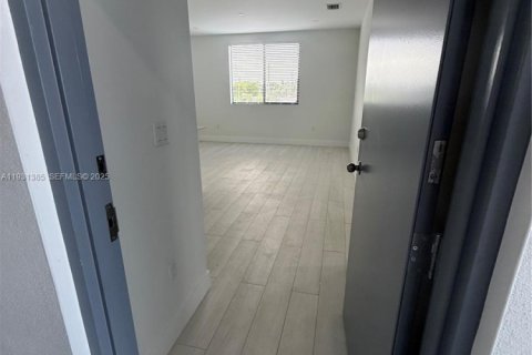 Appartement à louer à Hialeah, Floride: 2 chambres, 80.36 m2 № 1990309 - photo 10