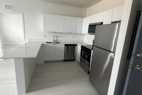 Appartement à louer à Hialeah, Floride: 2 chambres, 80.36 m2 № 1990309 - photo 6