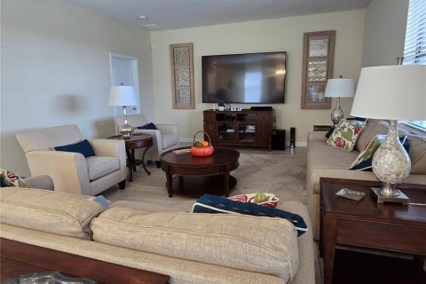 House in Davenport, Florida 5 bedrooms, 264.03 sq.m. № 1564844 - photo 15