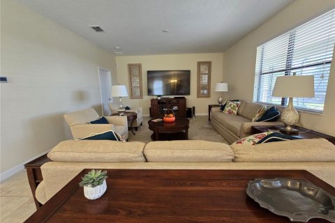 House in Davenport, Florida 5 bedrooms, 264.03 sq.m. № 1564844 - photo 8