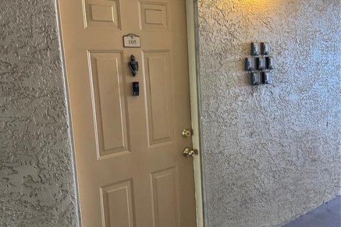 Condominio en venta en Altamonte Springs, Florida, 2 dormitorios, 112.32 m2 № 2234078 - foto 2