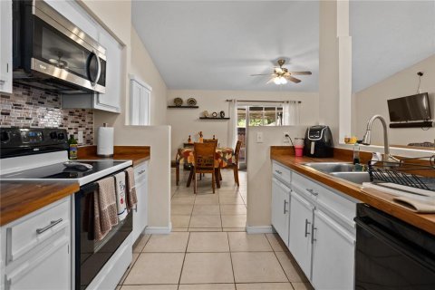 Touwnhouse à vendre à Sanford, Floride: 2 chambres, 103.68 m2 № 2399225 - photo 11