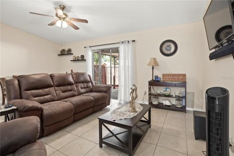 Touwnhouse à vendre à Sanford, Floride: 2 chambres, 103.68 m2 № 2399225 - photo 7