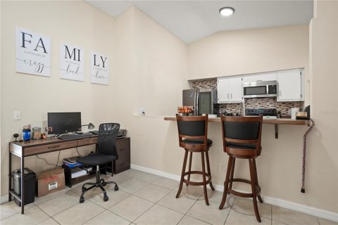Touwnhouse à vendre à Sanford, Floride: 2 chambres, 103.68 m2 № 2399225 - photo 6