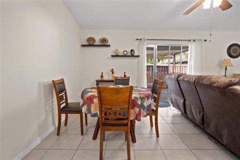 Touwnhouse à vendre à Sanford, Floride: 2 chambres, 103.68 m2 № 2399225 - photo 8