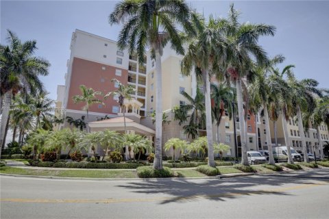 Condo in Sunny Isles Beach, Florida, 2 bedrooms  № 1807652 - photo 23
