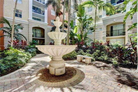 Condo in Sunny Isles Beach, Florida, 2 bedrooms  № 1807652 - photo 21