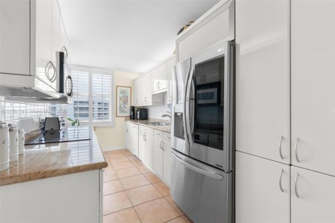 Condo in Boca Raton, Florida, 2 bedrooms  № 1868385 - photo 6