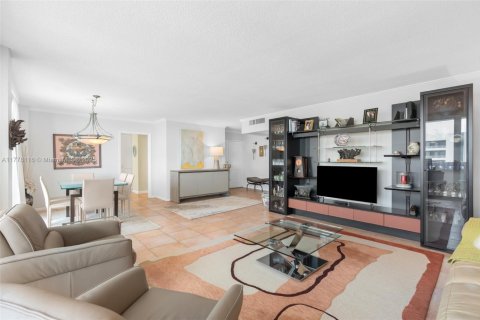 Condo in Boca Raton, Florida, 2 bedrooms  № 1868385 - photo 13