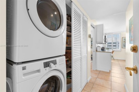 Condo in Boca Raton, Florida, 2 bedrooms  № 1868385 - photo 27