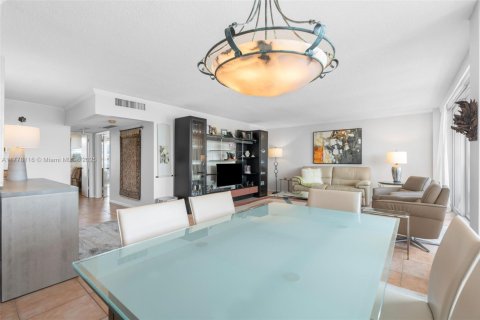 Condo in Boca Raton, Florida, 2 bedrooms  № 1868385 - photo 9
