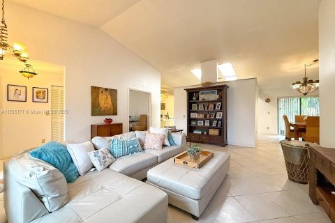 House in Sunrise, Florida 3 bedrooms, 164.9 sq.m. № 1882585 - photo 21