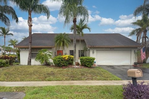 House in Sunrise, Florida 3 bedrooms, 164.9 sq.m. № 1882585 - photo 2