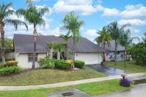 House in Sunrise, Florida 3 bedrooms, 164.9 sq.m. № 1882585 - photo 17