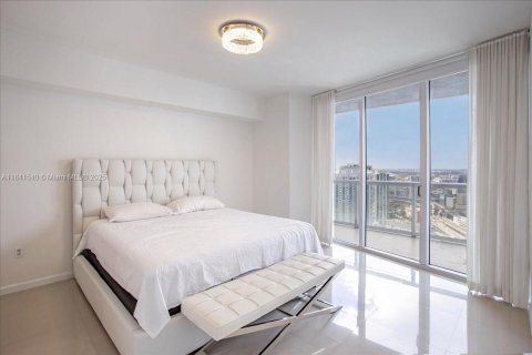 Condo in Miami, Florida, 1 bedroom  № 1888806 - photo 10